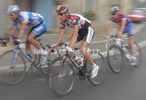 Andy Schleck mit Beno�t Joachim und Patrick Gressnich